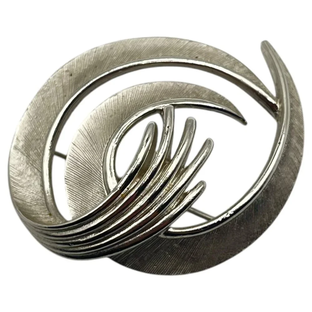 Vintage Crown Trifari Brushed Silver Tone Rounded Crashing Wave Swirl Brooch Pin